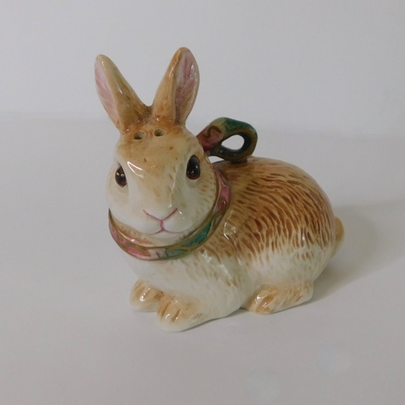 FITZ AND FLOYD Halcyon Bunny Rabbit Salt Pepper Shakers Floral Under Tray Easter - Picture 5 of 12